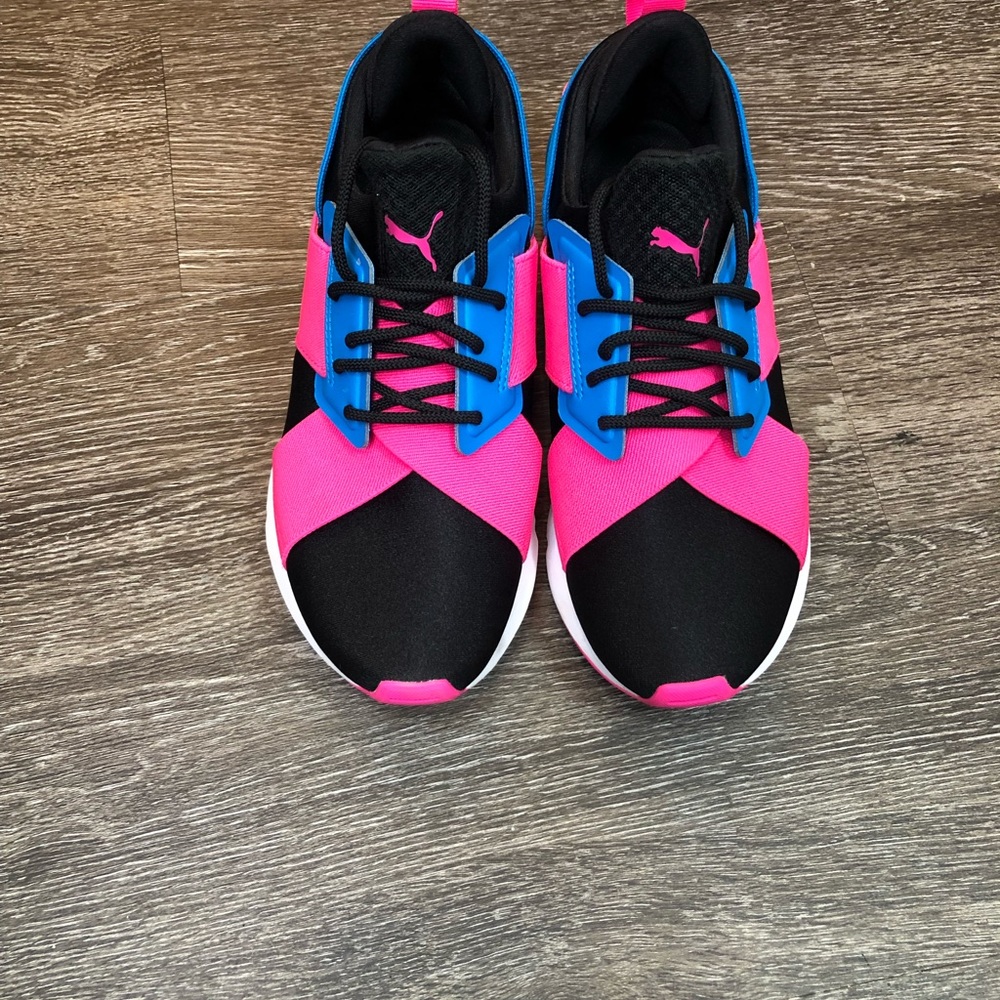 Shoes - Picture 3 of 3